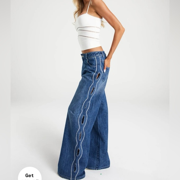 Super cute and comfy new with tags jeans. Size US 6. - Picture 3 of 4